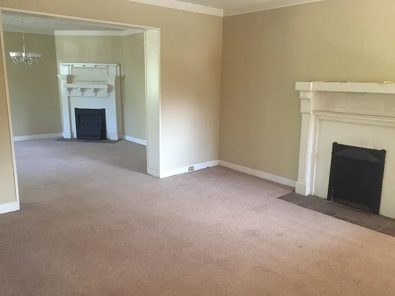 963 Laurel Ave — Photo 2
