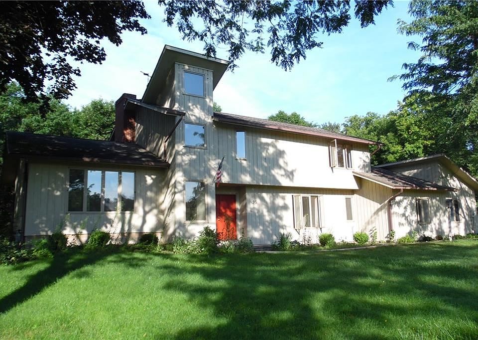 1st image of 95 Drumlin View Dr