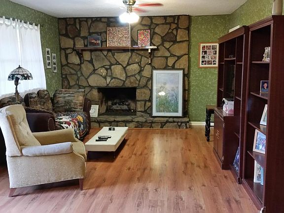 3rd image of 1776 Hardin Dr