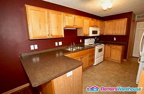 5th image of 2579 Yellowstone Dr
