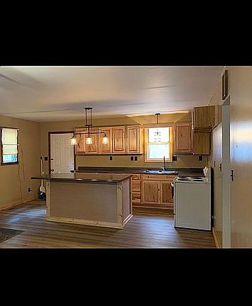 5th image of 385 Highlander Dr