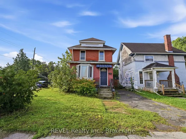 4960 Willmott St, Niagara Falls, ON L2E 1Z8