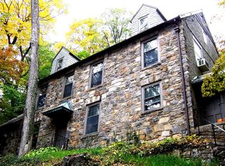 3 Sherwood Pl, Scarsdale, NY 10583