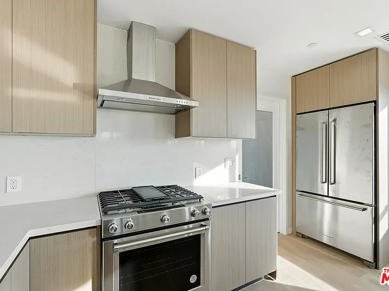 1006 Hancock Ave #PENTHOUSE — Photo 6