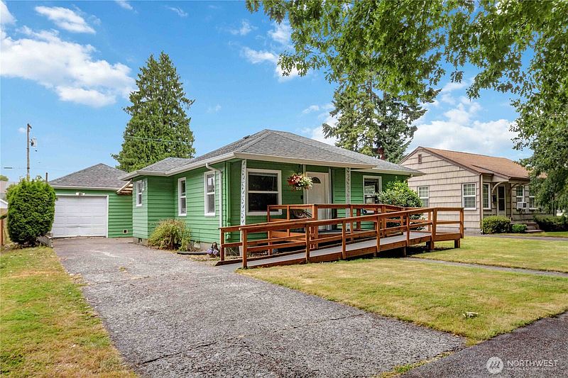 2nd image of 463 26th Avenue