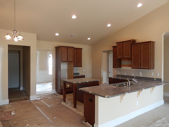 Open Kitchen w/ Dbl Ovens
