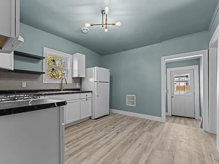 520 Ceape Ave — Photo 3
