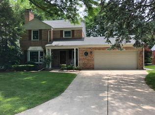 320 S Windsor Dr, Arlington Heights, IL
