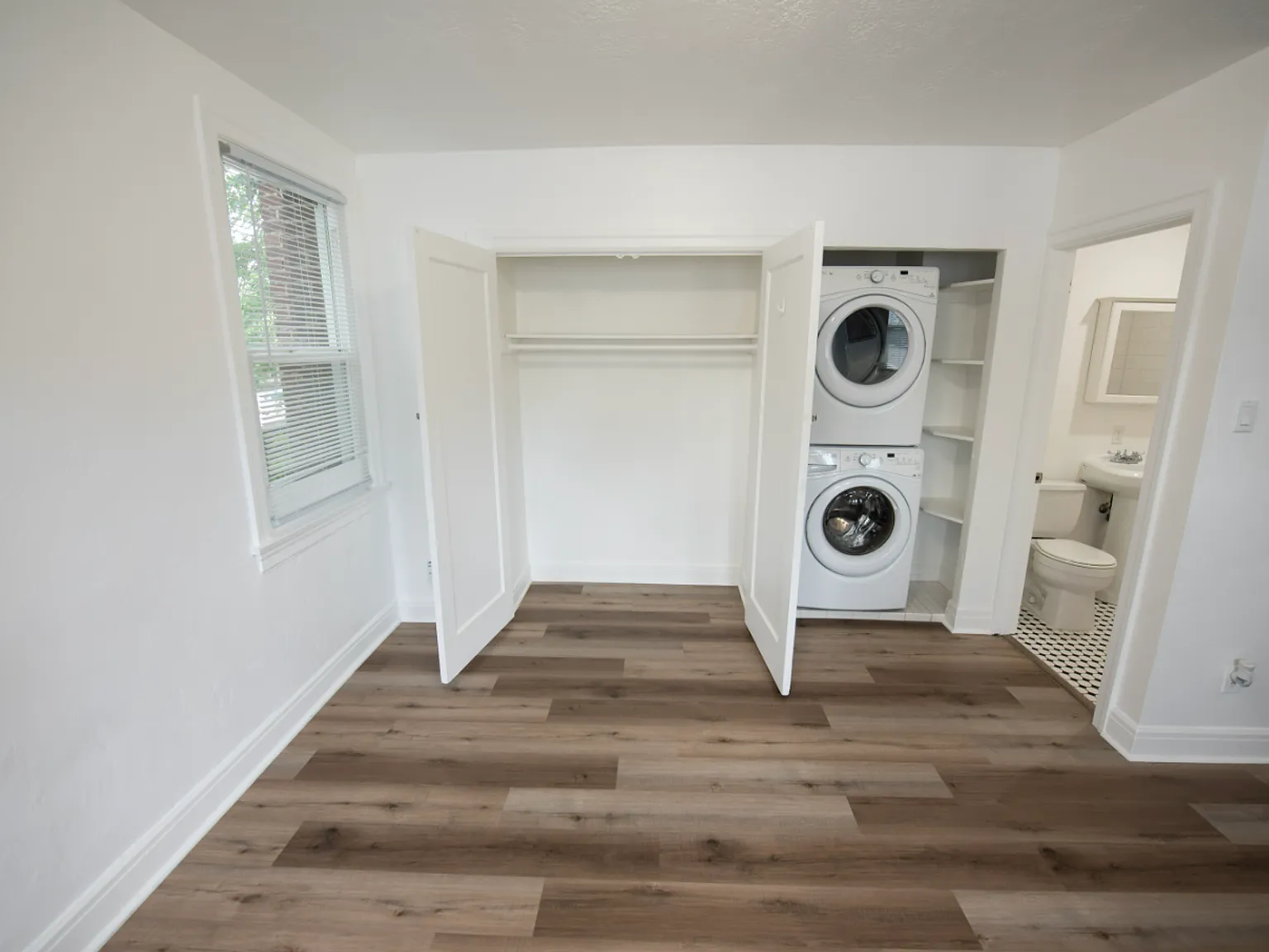 Scarsdale — Photo 3
