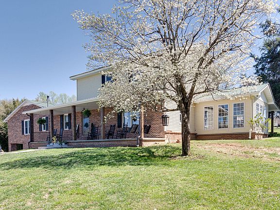 3rd image of 41 Dalton Ln