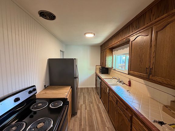 5th image of 508 Poplar St
