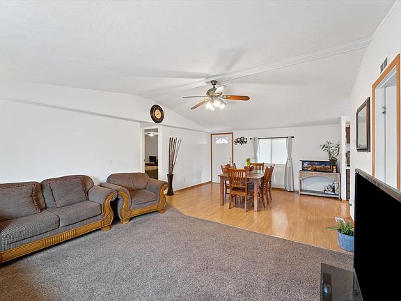 5th image of 428 N Douglas Ave