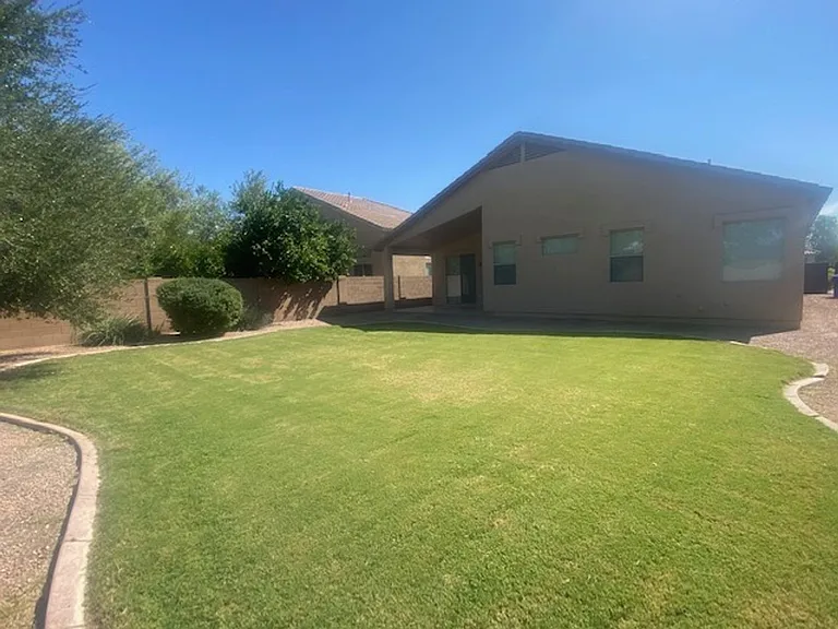 3032 E Bluebird Pl — Photo 2