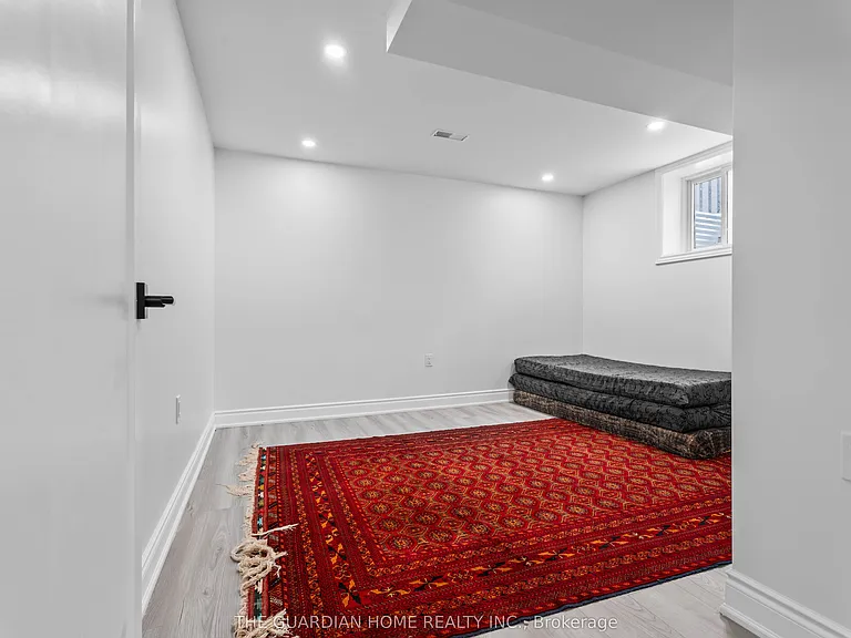 44 Williamson Dr W — Photo 18