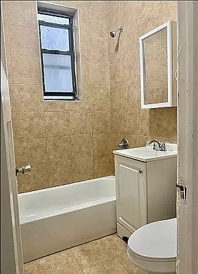 4th image of 2554 38th St APT 3B
