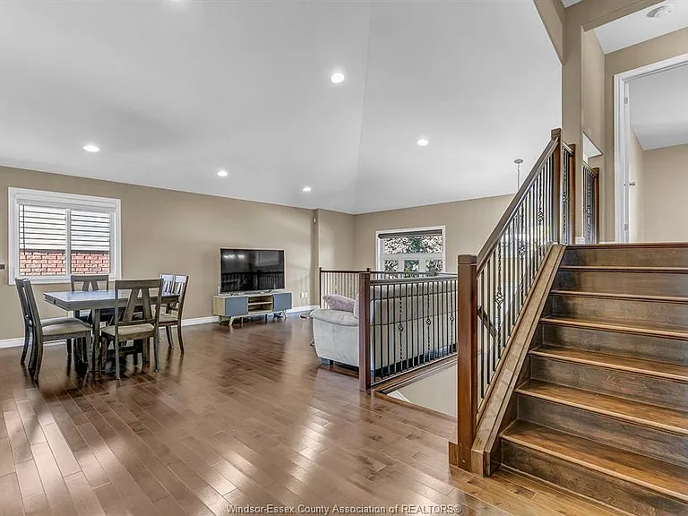 420 Runstedler Dr — Photo 16