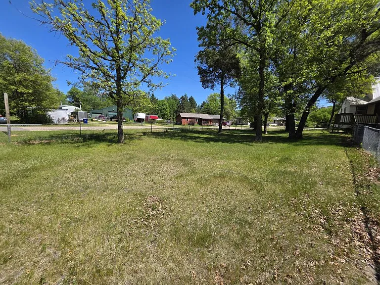 11934 Goodview Ave — Photo 25