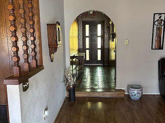 2nd image of 417 Dixon Dr