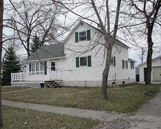 2nd image of 210 2nd St SE