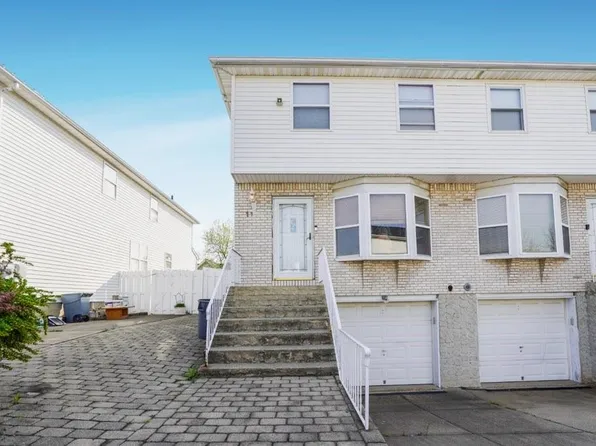 11 N Edo Ct, Staten Island, NY 10309