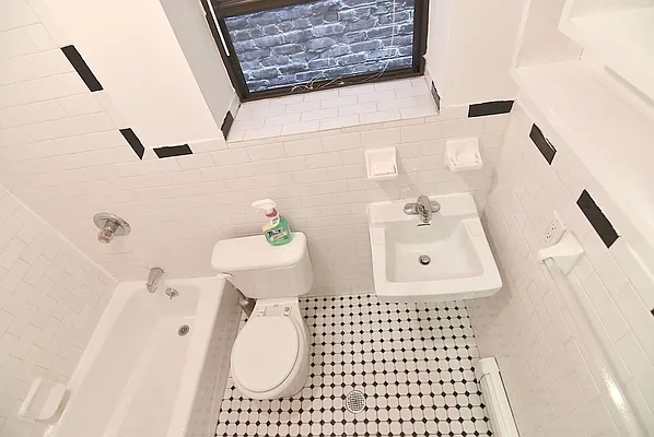 Rented by J Misrahi Realty Corp | media 4