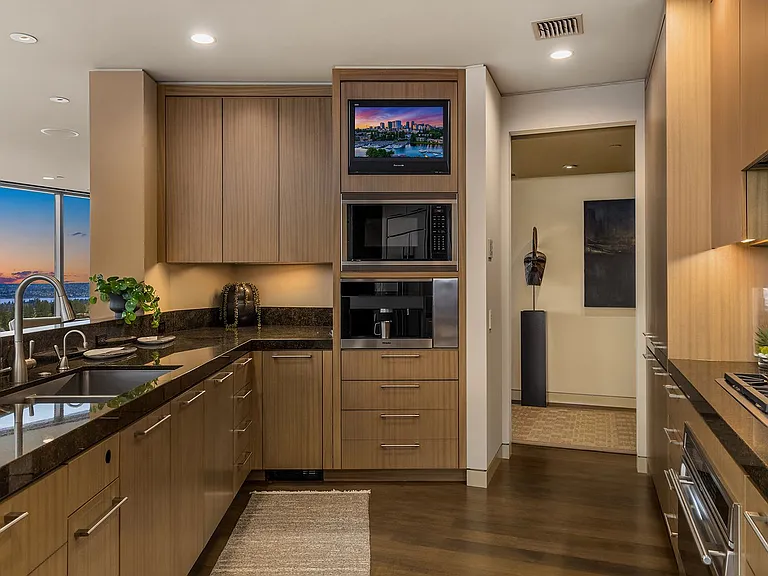 650 Bellevue Way NE #4004 — Photo 6