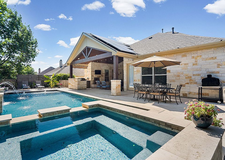 1st image of 306 Swallowtail Dr