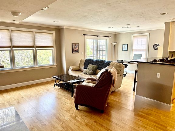 4th image of 27 Maple St Unit F
