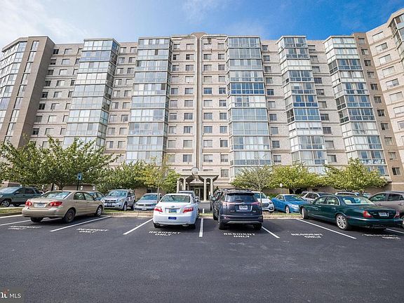 3rd image of 19355 Cypress Ridge Ter Unit 823