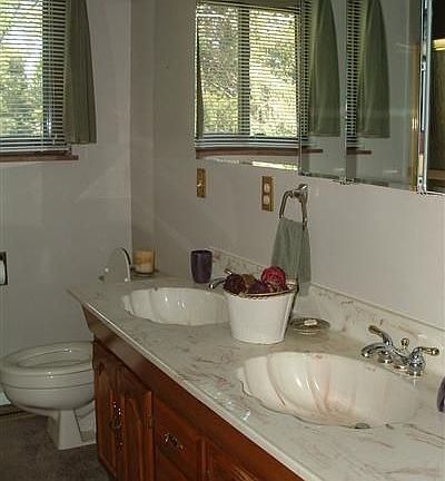5th image of 453 Wayside Dr