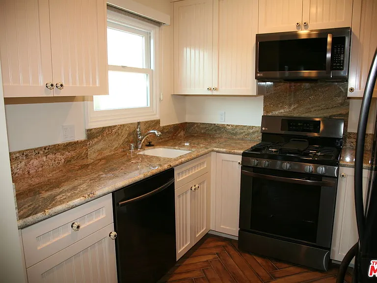 6621 N Nagle Ave — Photo 6