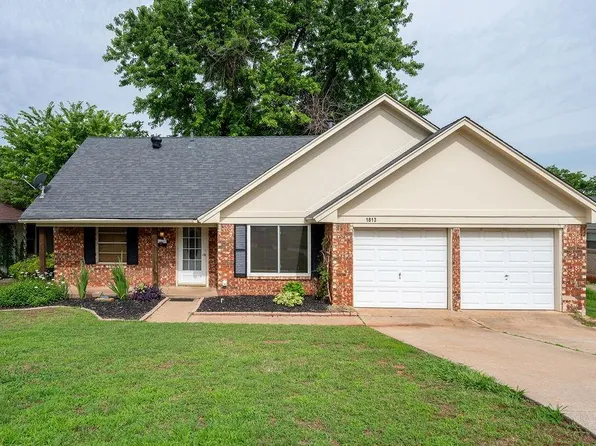 1813 Edgewood Dr, Edmond, OK 73013