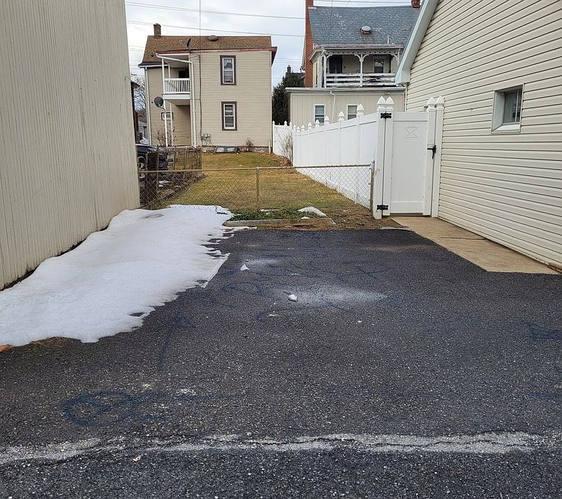 2nd image of 132 S 5th Ave