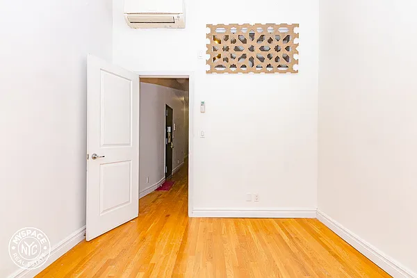 Rented by MySpaceNYC | media 18