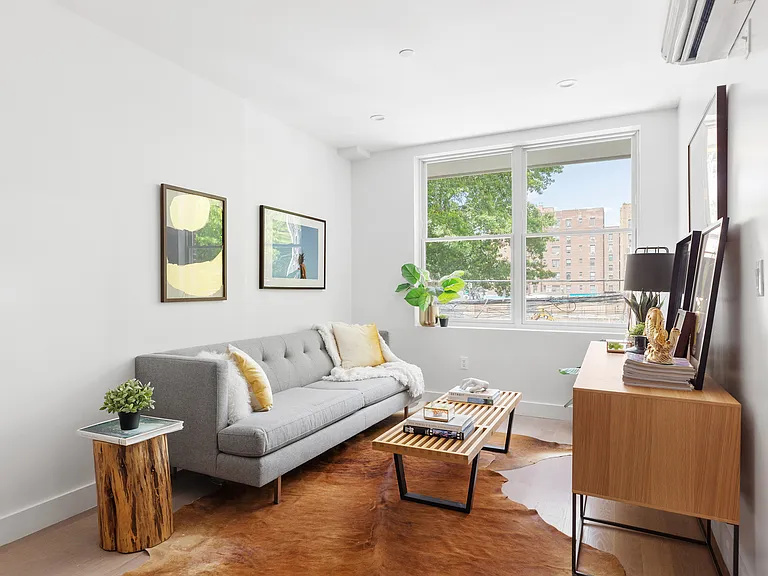 460 E New York Ave #2A — Photo 2