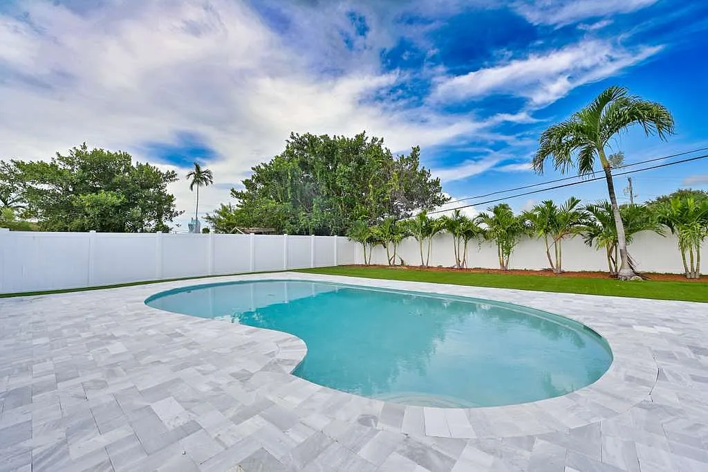 2 bed, 1.5 bath, 1100 sqft, $3,890 — Photo 1