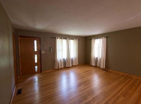 2nd image of 318 Signal Dr