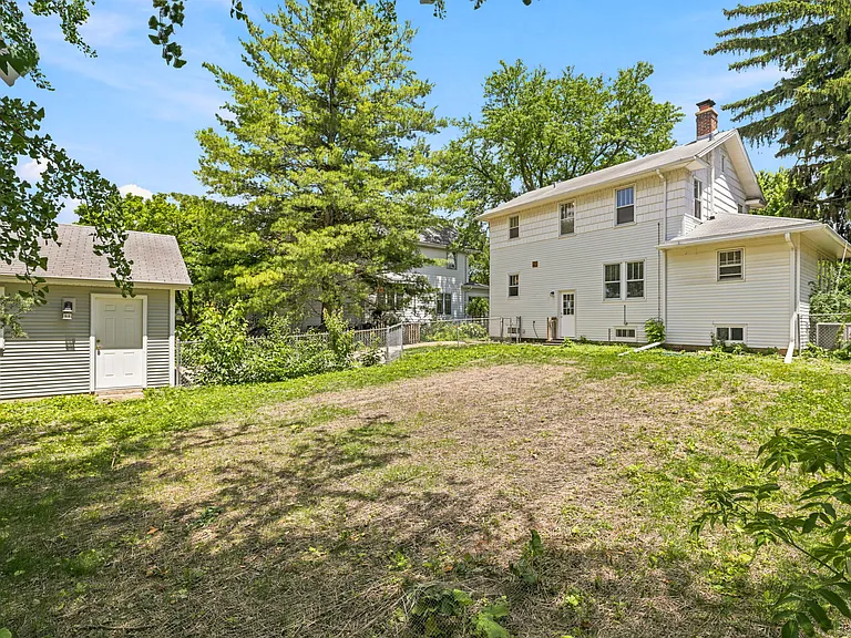 1110 N Wheaton Ave — Photo 20