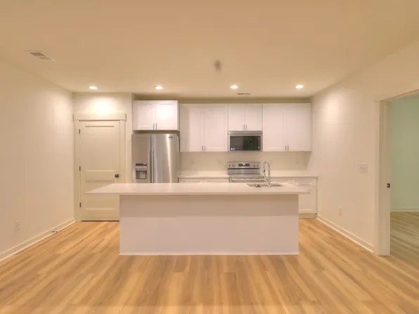 345 W Stewart Ave #B, Mooresville, NC 28115