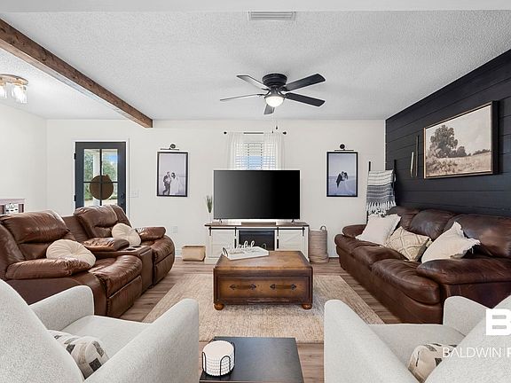 4th image of 10710 Deerfoot Ln