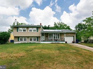 1 Lansdowne Rd, Burlington, NJ 08016