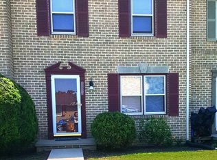 6528 Hollow Dr, East Petersburg, PA 17520