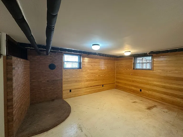 1321 Peaks St — Photo 30