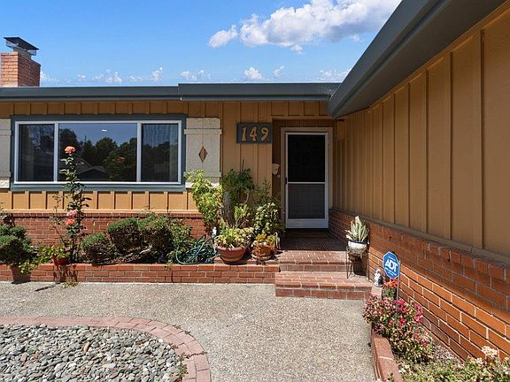 3rd image of 149 Meadowbrook Court