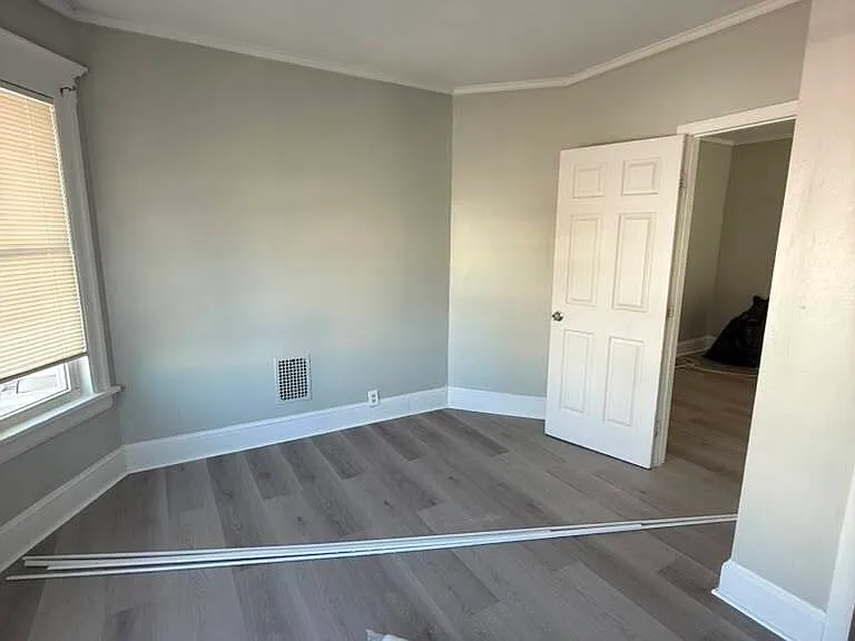 188 Monroe St — Photo 2