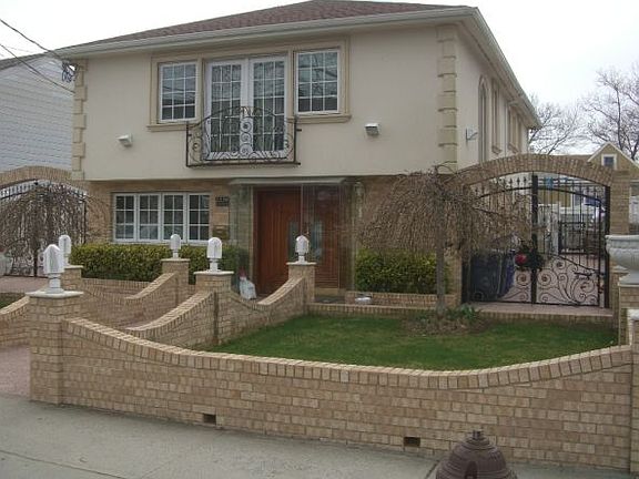 3rd image of 2230 E 66th St