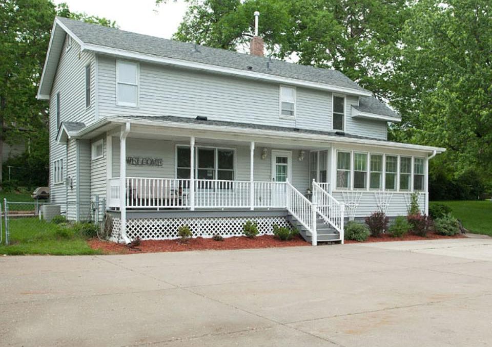 1st image of 1034 Park St