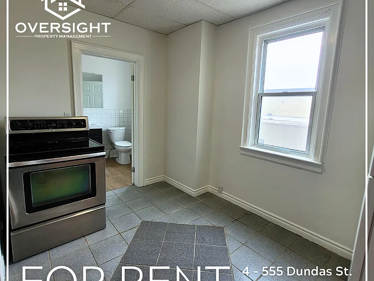 555 Dundas St #4 — Photo 1
