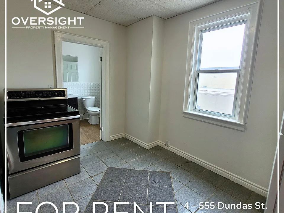 555 Dundas St #4