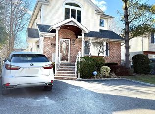 1823 Lakeville Rd, New Hyde Park, NY 11040